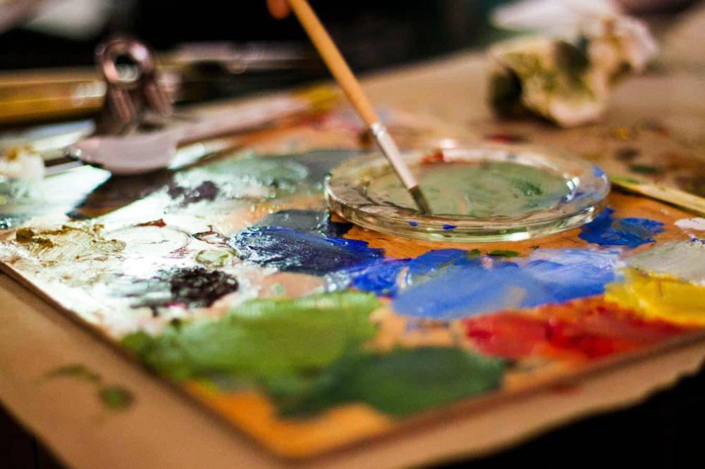 1. Diferența dintre tempera și acrilice - culori, pensulă