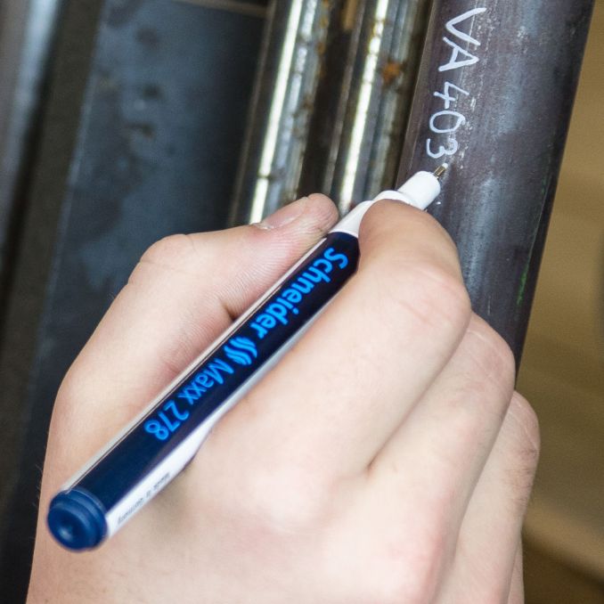 Markere si evidentiatoare - Marker cu vopsea, varf tesit 0.8mm, auriu, Schneider Maxx 278