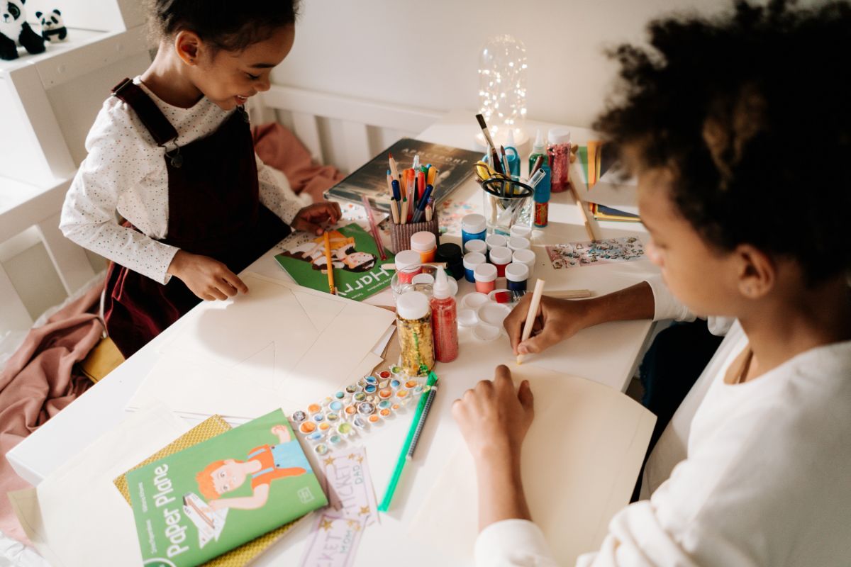 1.2. Creativitatea la copiii mai mari de 6 ani - activitati creative pentru copii, rechizite, pictura