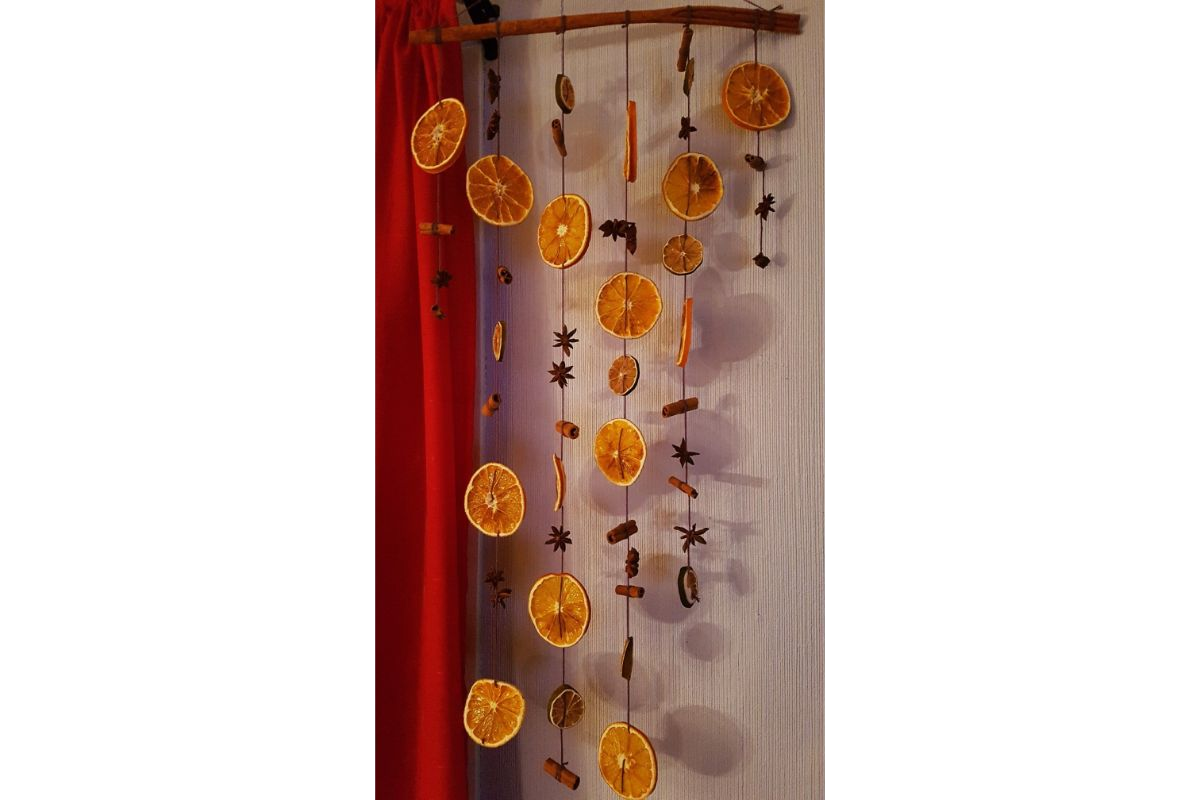 1. Decorațiuni de Crăciun handmade pentru copii - portocale deshidratate-min